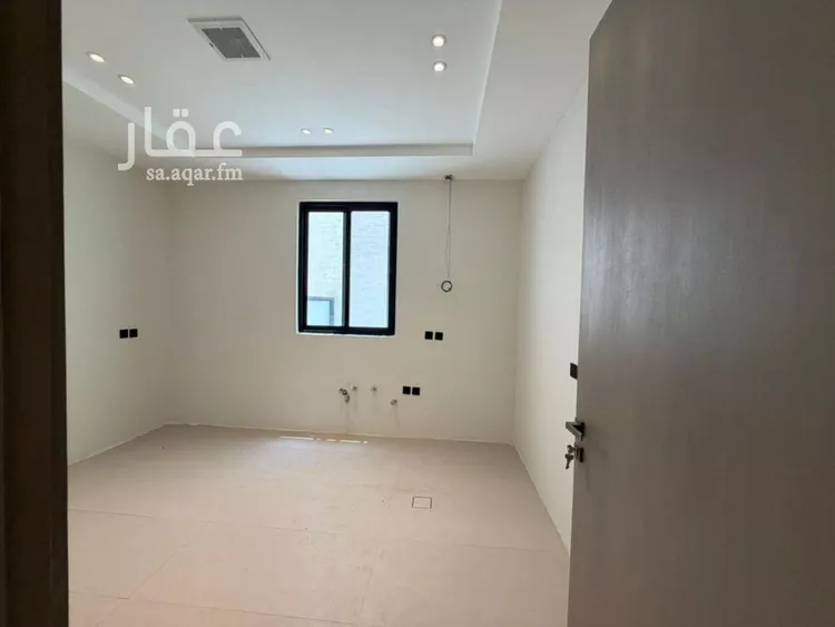 Floor for Sale in Riyadh Al Yarmouk 8