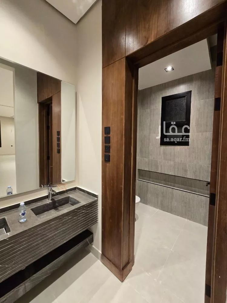 Floor for Sale in Riyadh Al Yarmouk 12