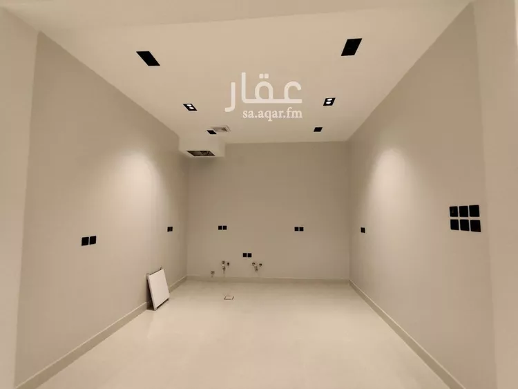 دور للبيع في شارع مطلق بن جفال, حي إشبيلية, مدينة الرياض, منطقة الرياض صورة 4