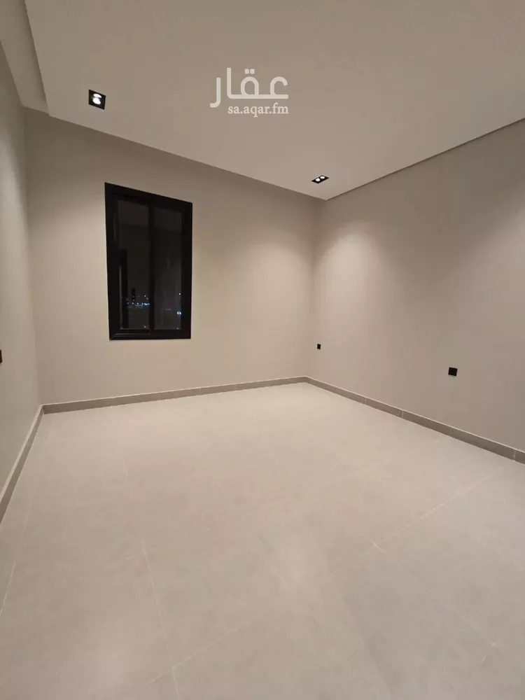 Floor for Sale in Riyadh Al Yarmouk 7