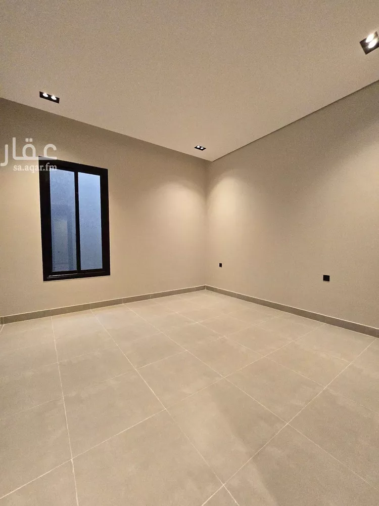 Floor for Sale in Riyadh Al Yarmouk 15