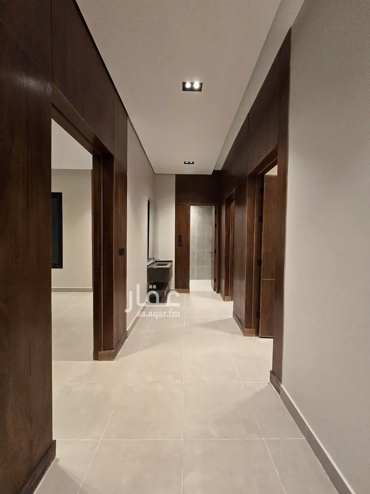 Floor for Sale in Riyadh Al Yarmouk 16