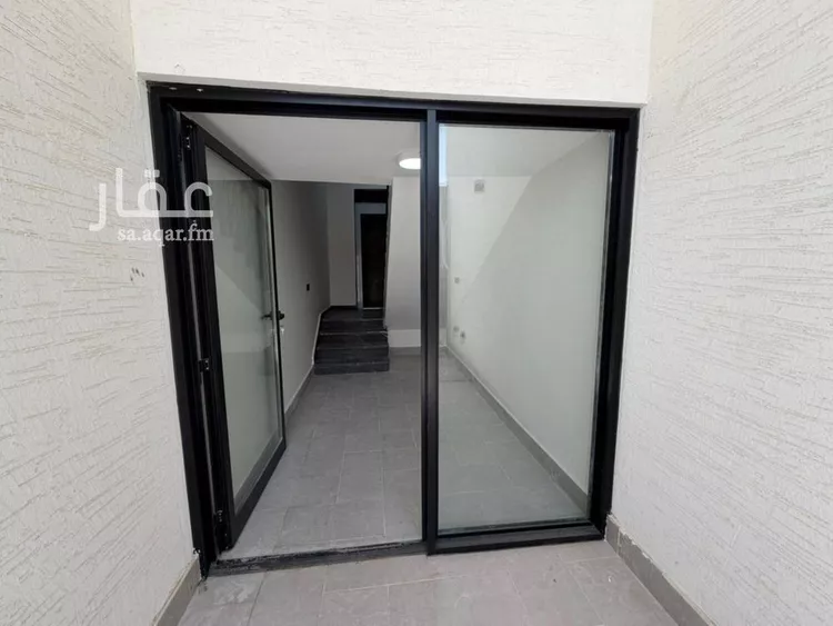 Floor for Sale in Riyadh Al Yarmouk 6