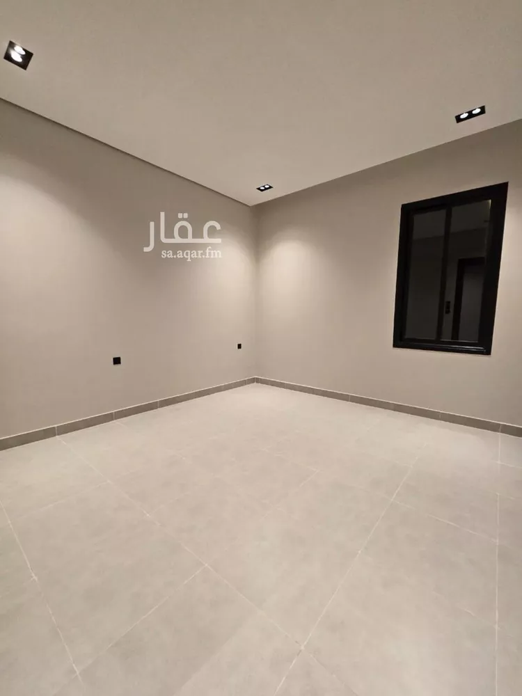 Floor for Sale in Riyadh Al Yarmouk 8