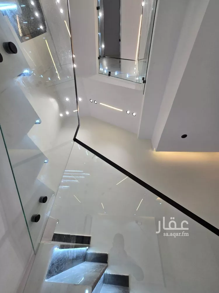 دور للبيع في شارع رقم 103, حي الندوة, مدينة الرياض, منطقة الرياض صورة 3