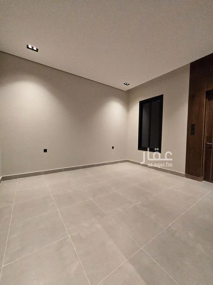 Floor for Sale in Riyadh Al Yarmouk 13