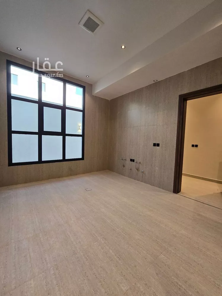 Floor for Sale in Riyadh Al Maizilah 11