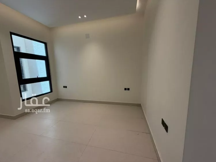 Floor for Sale in Riyadh Al Yarmouk 7