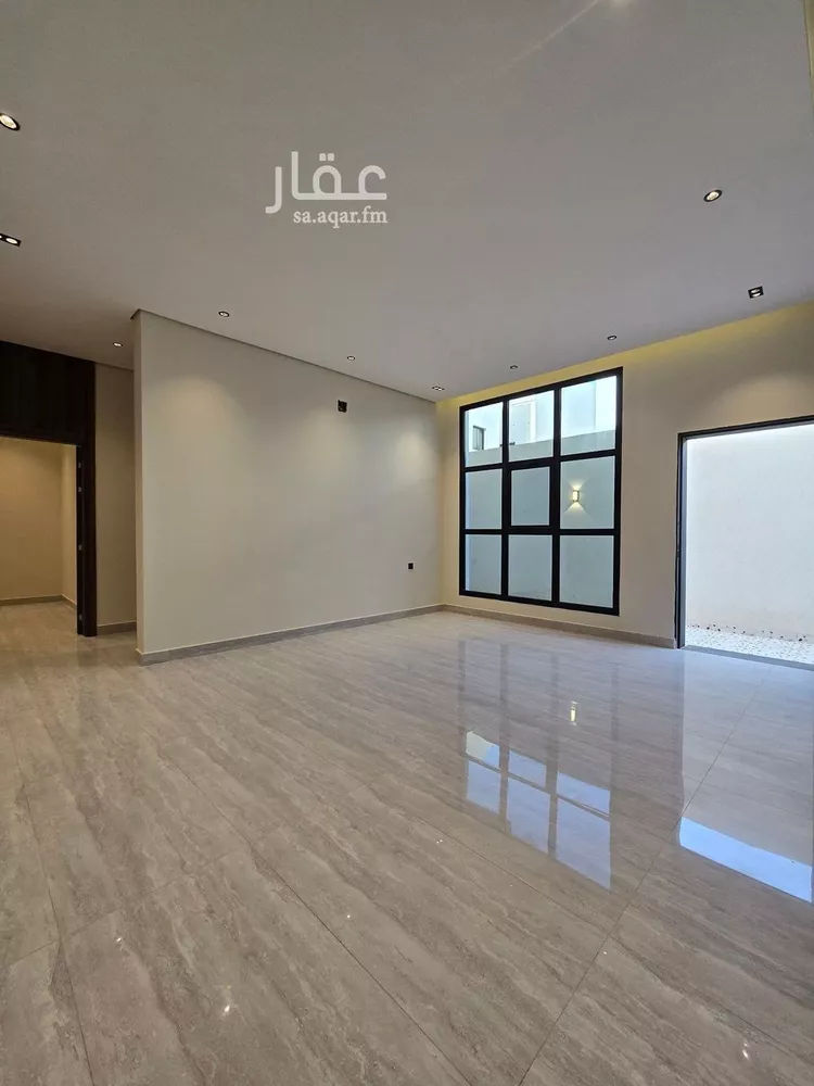 Floor for Sale in Riyadh Al Maizilah 9