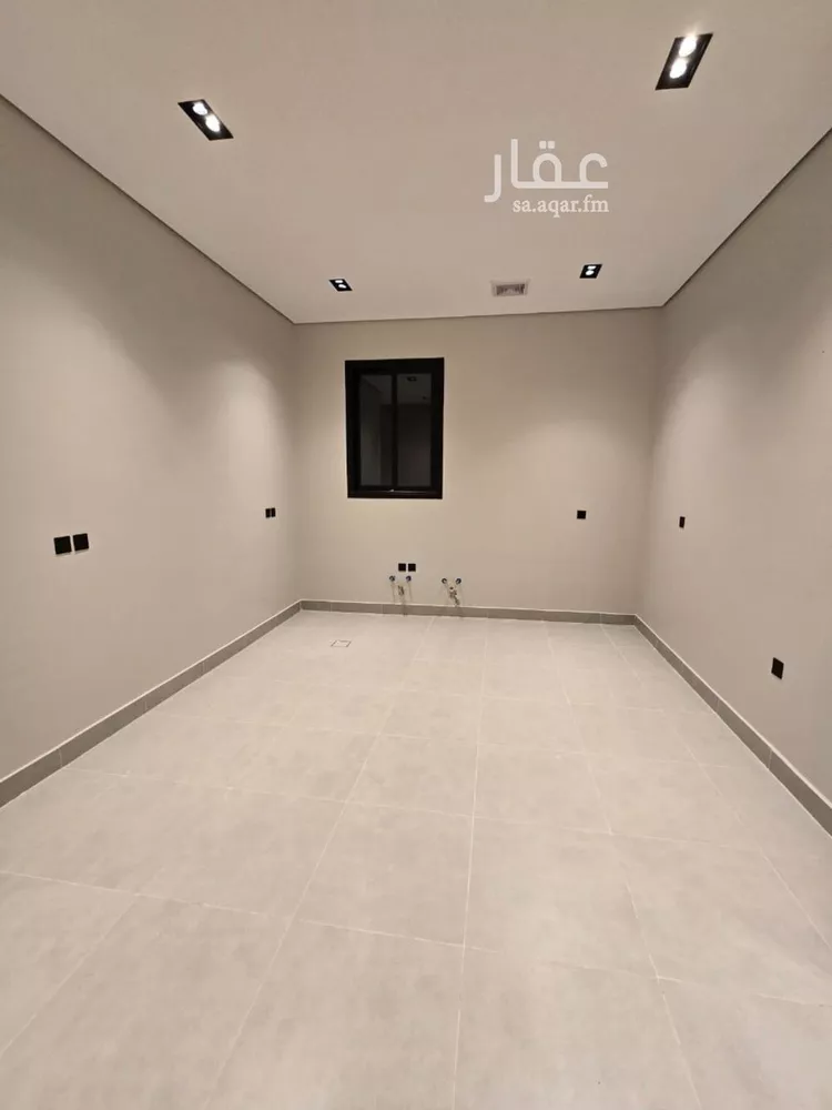 Floor for Sale in Riyadh Al Yarmouk 9