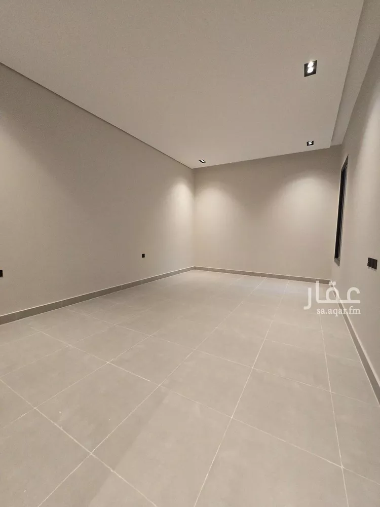 Floor for Sale in Riyadh Al Yarmouk 8