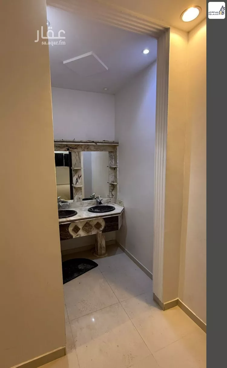 Floor for Rent in Riyadh Ar Rimal 11