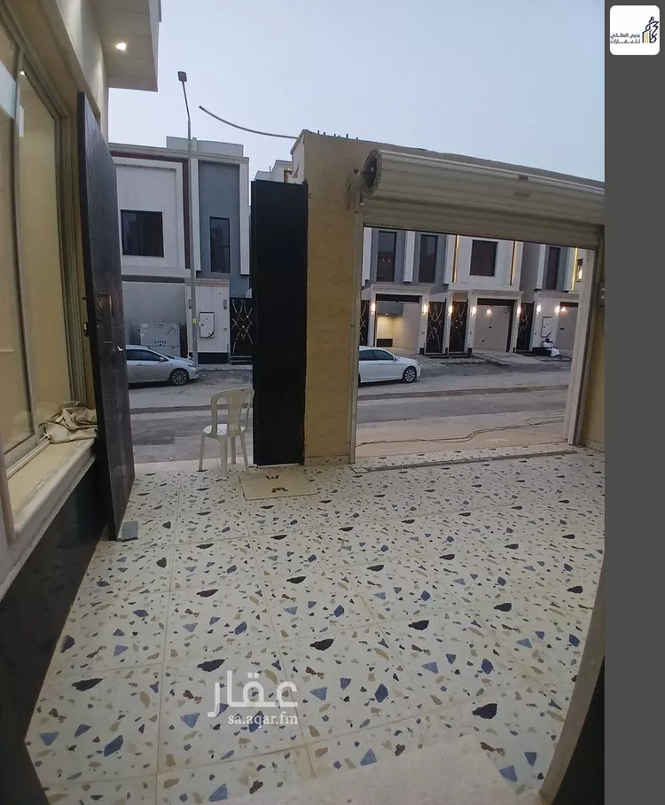 Floor for Sale in Riyadh Al Janadriyah 18