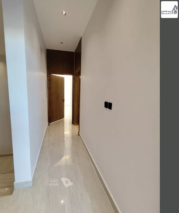 Floor for Sale in Riyadh Al Janadriyah صورة 3