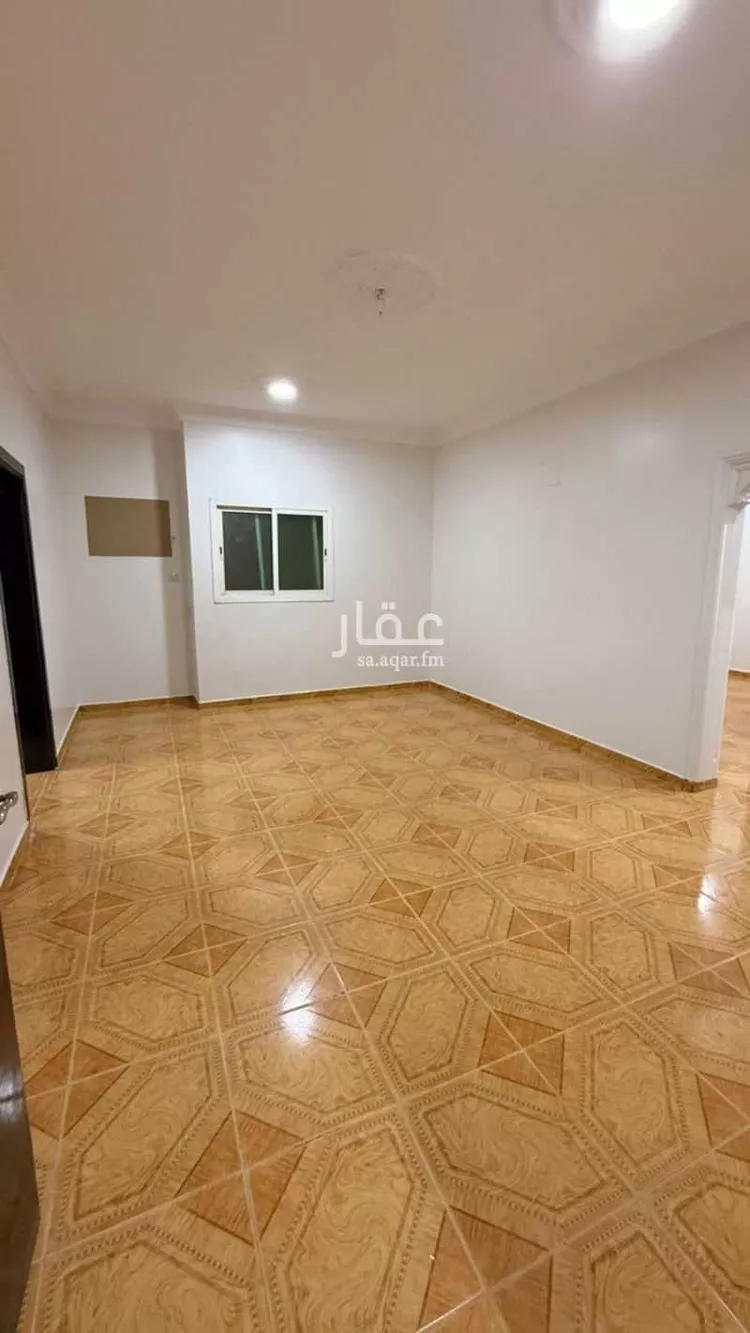 عمارة للبيع في شارع وادي جيزان, حي العزيزية, مدينة الرياض, منطقة الرياض صورة 4