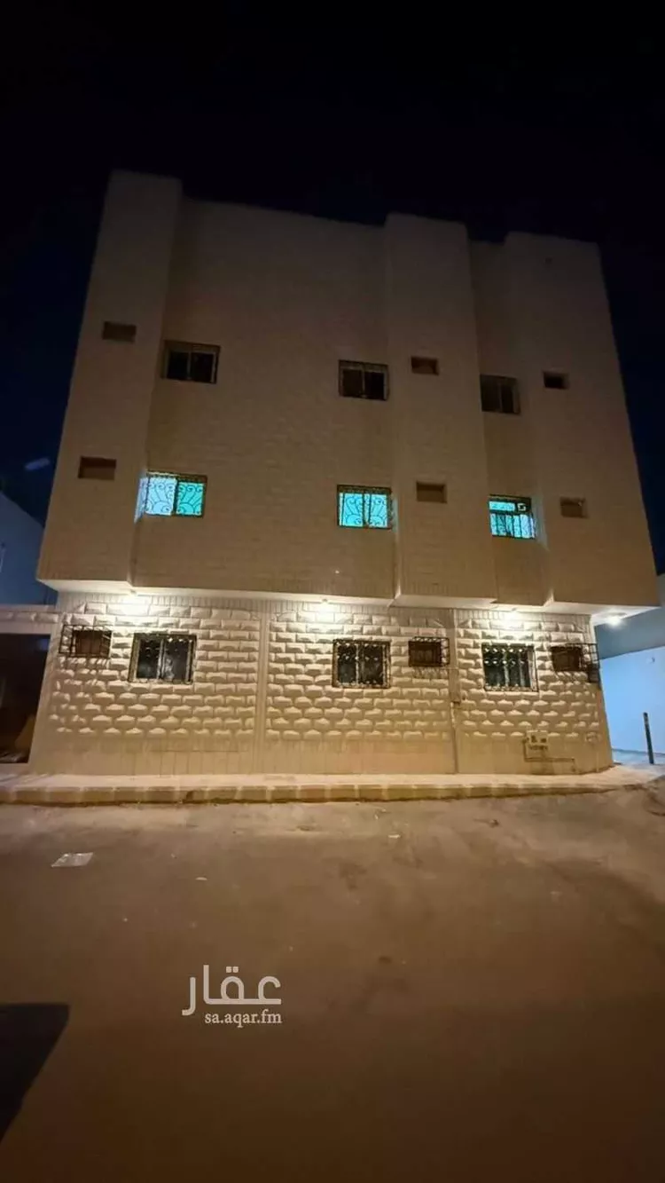 عمارة للبيع في شارع وادي جيزان, حي العزيزية, مدينة الرياض, منطقة الرياض