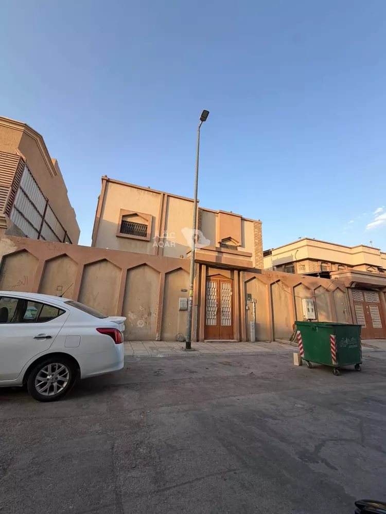 فيلا للبيع في شارع أبي محمد بن نعمة, حي العزيزية, مدينة الرياض, منطقة الرياض