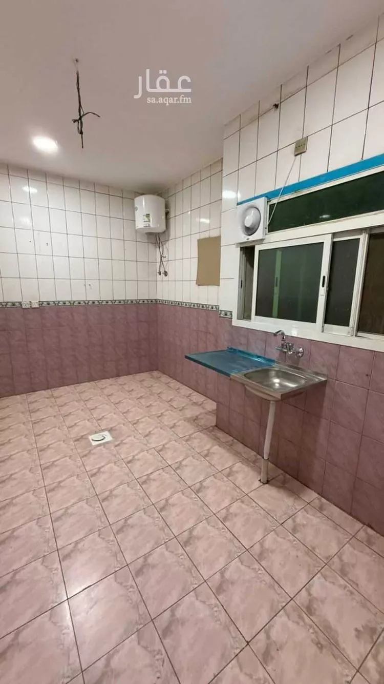 عمارة للبيع في شارع وادي جيزان, حي العزيزية, مدينة الرياض, منطقة الرياض صورة 2