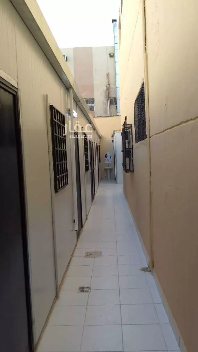 فيلا للإيجار في شارع خديجة بنت خويلد, حي العريجاء الغربي, مدينة الرياض, منطقة الرياض 1 صورة