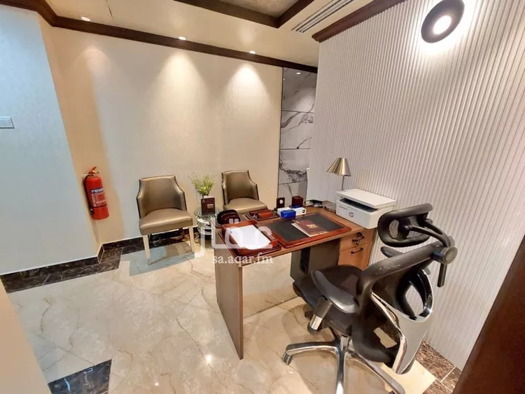 مكتب تجاري للإيجار في شارع التخصصي الفرعي, حي المحمدية, مدينة الرياض, منطقة الرياض صورة 3