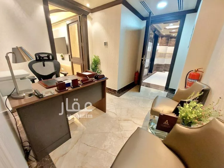 مكتب تجاري للإيجار في شارع التخصصي الفرعي, حي المحمدية, مدينة الرياض, منطقة الرياض 13