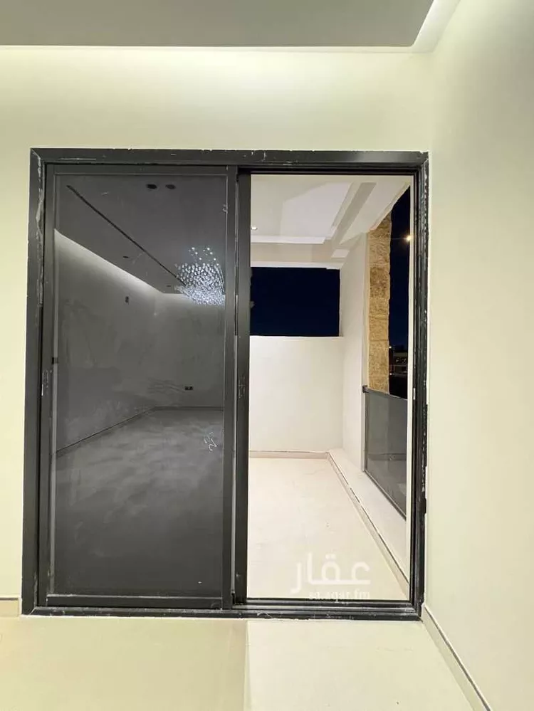Floor for Sale in Riyadh Ar Rimal 21