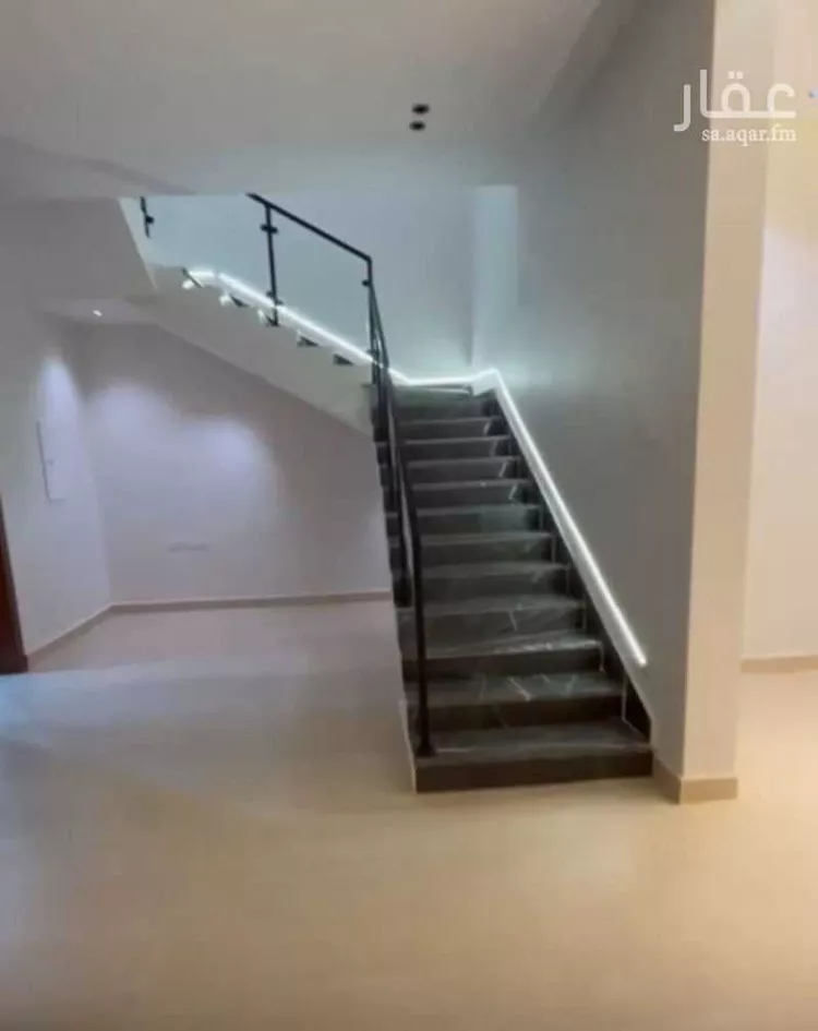 Floor for Sale in Riyadh Okaz 6