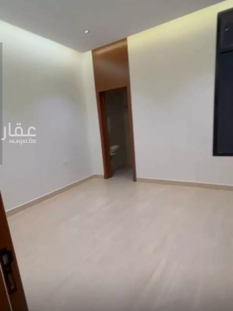 Floor for Sale in Riyadh Okaz 8