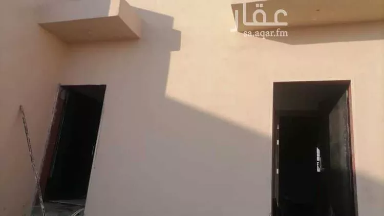 دور للبيع في شارع طارق بن زياد ، نفي ، الدوادمي