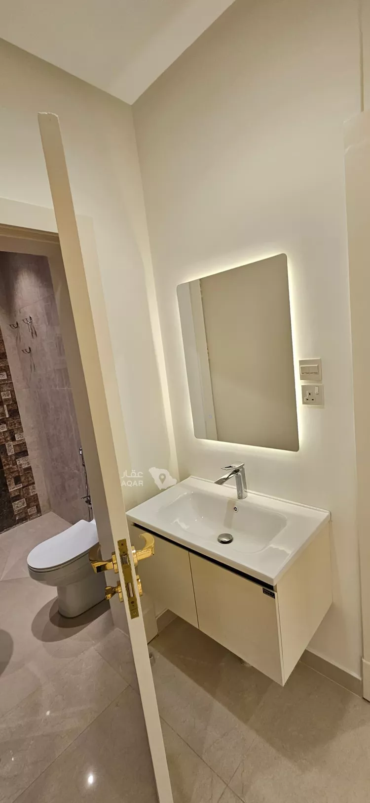 Floor for Rent in Ad Diriyah Al Khalidiyah 14