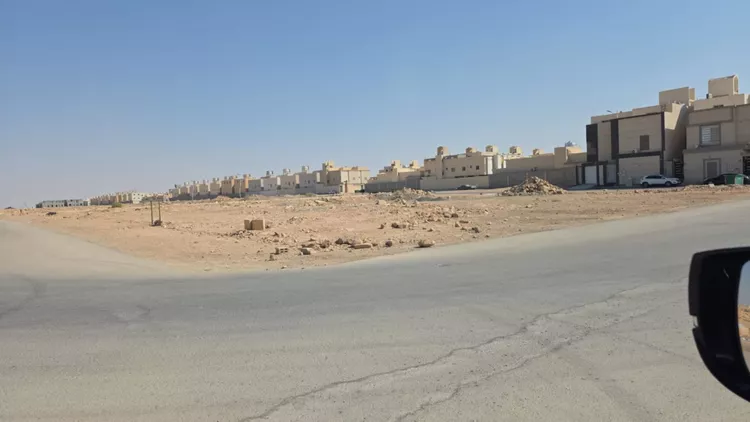 أرض للبيع في شارع مالك بن الحارث, حي بدر, مدينة الرياض, منطقة الرياض 3