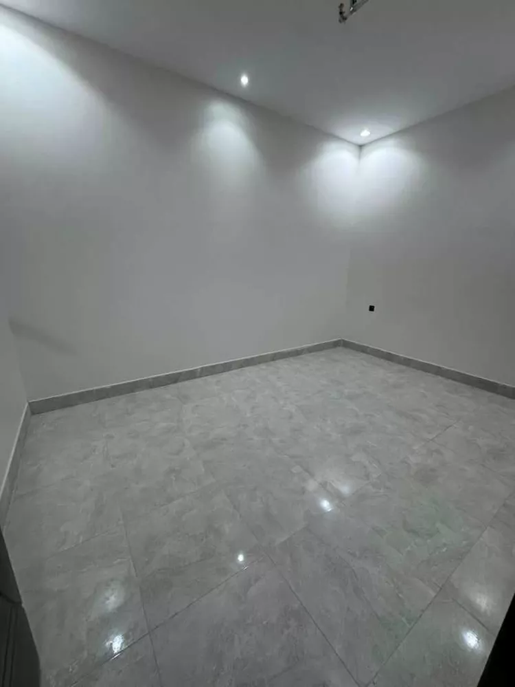 عمارة للبيع في شارع وادي حدلي, حي بدر, مدينة الرياض, منطقة الرياض صورة 4