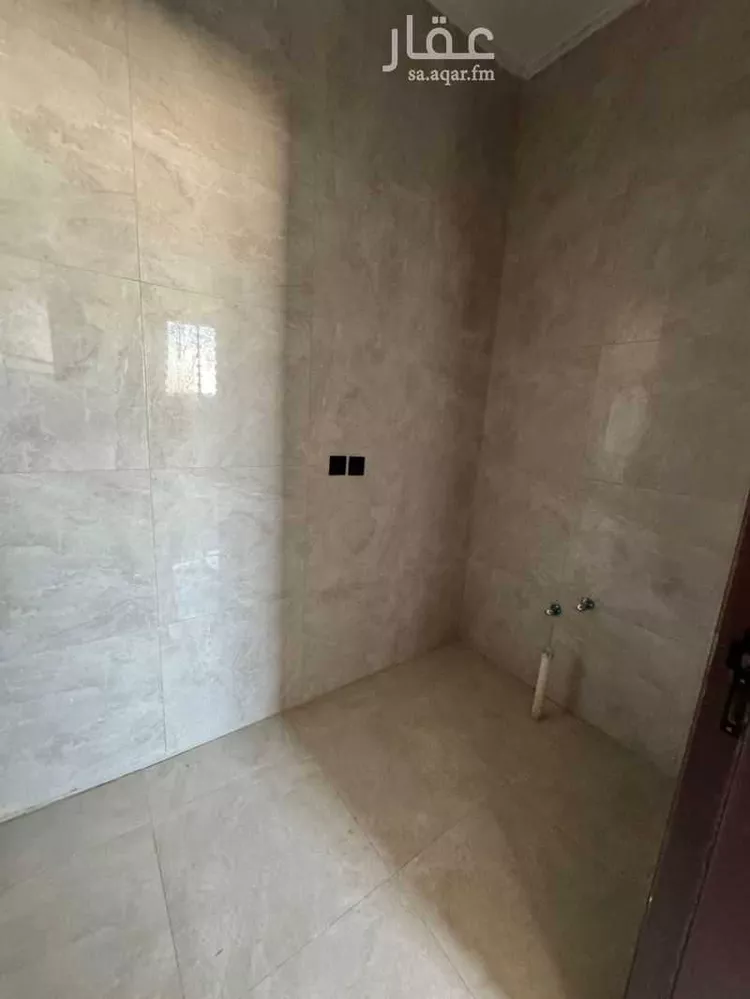 عمارة للإيجار في شارع وادي حدلي, حي بدر, مدينة الرياض, منطقة الرياض 11