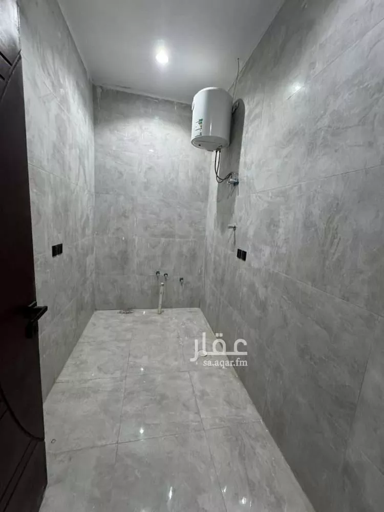 عمارة للبيع في شارع وادي حدلي, حي بدر, مدينة الرياض, منطقة الرياض صورة 4