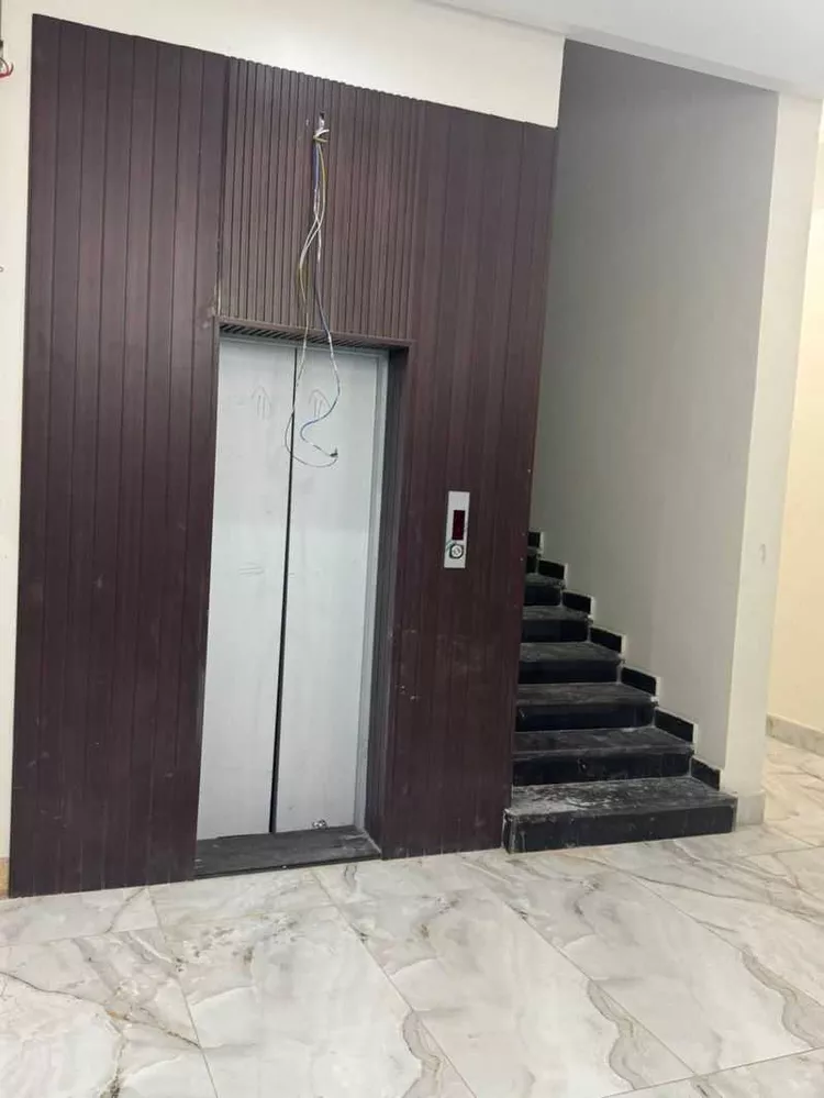 عمارة للبيع في شارع وادي حدلي, حي بدر, مدينة الرياض, منطقة الرياض صورة 3