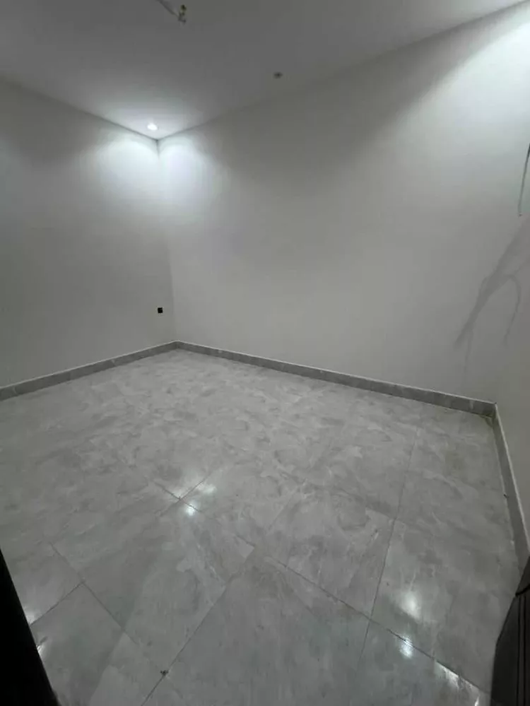 عمارة للبيع في شارع وادي حدلي, حي بدر, مدينة الرياض, منطقة الرياض 8
