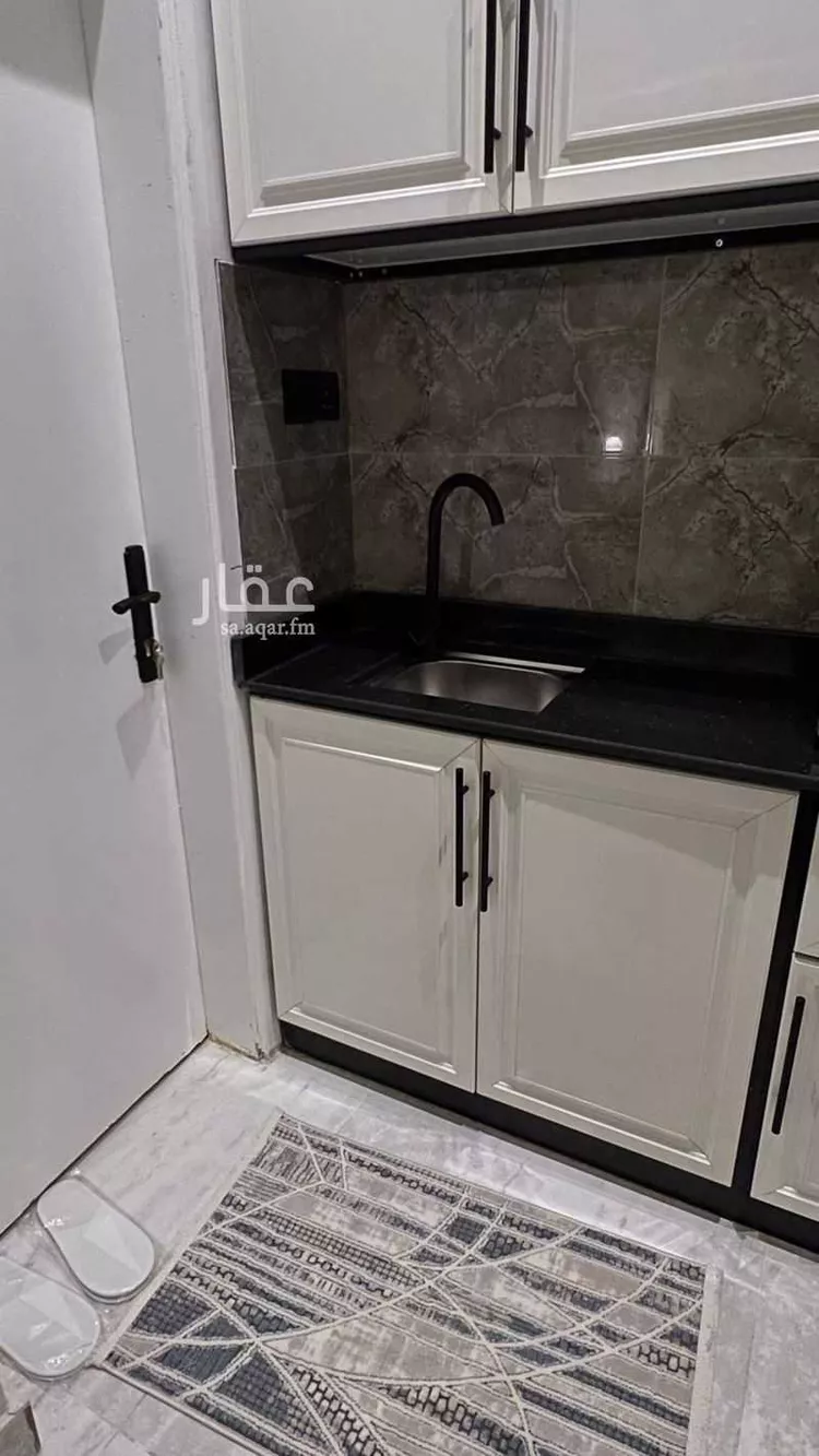 شقة للإيجار في الطريق الدائري الشمالي الفرعي ، حي المروج ، الرياض ، منطقة الرياض صورة 2