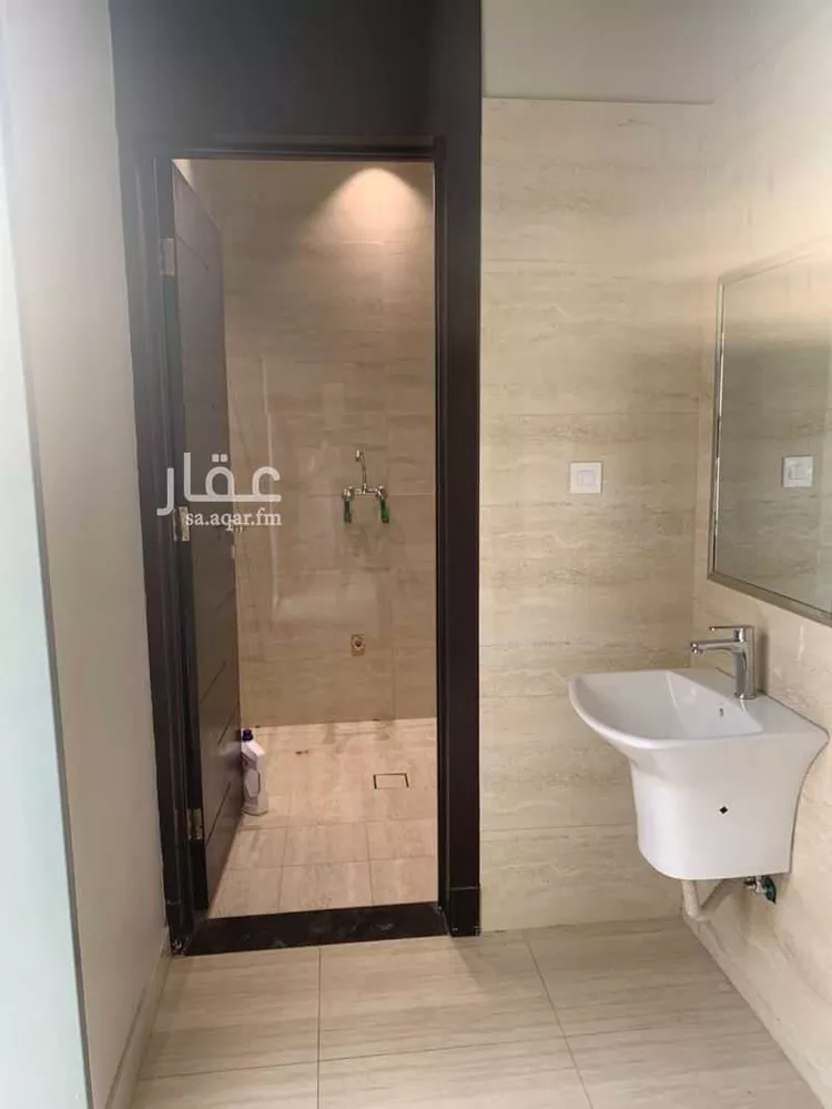 فيلا للبيع في شارع حسن سلطان العمروي, حي طويق, مدينة الرياض, منطقة الرياض 8