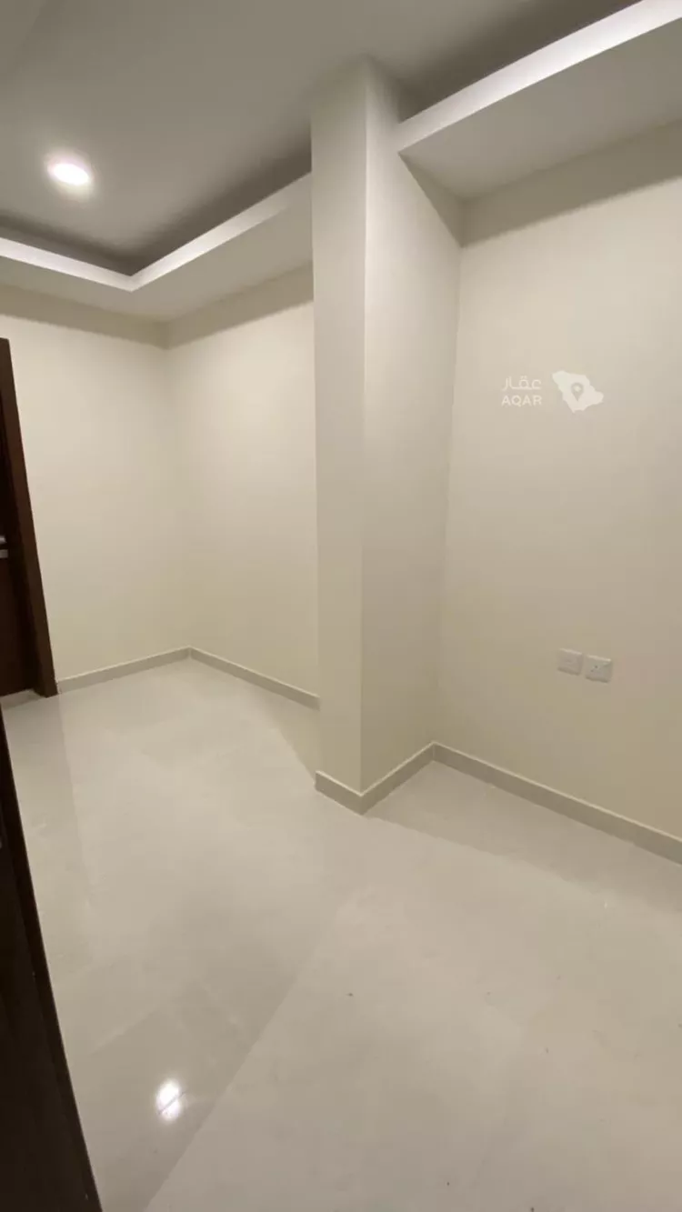 Villa for Sale in Riyadh Al Janadriyah 4