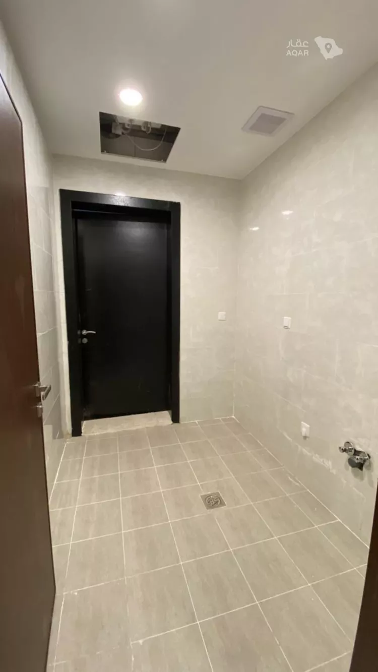Villa for Sale in Riyadh Al Janadriyah 12