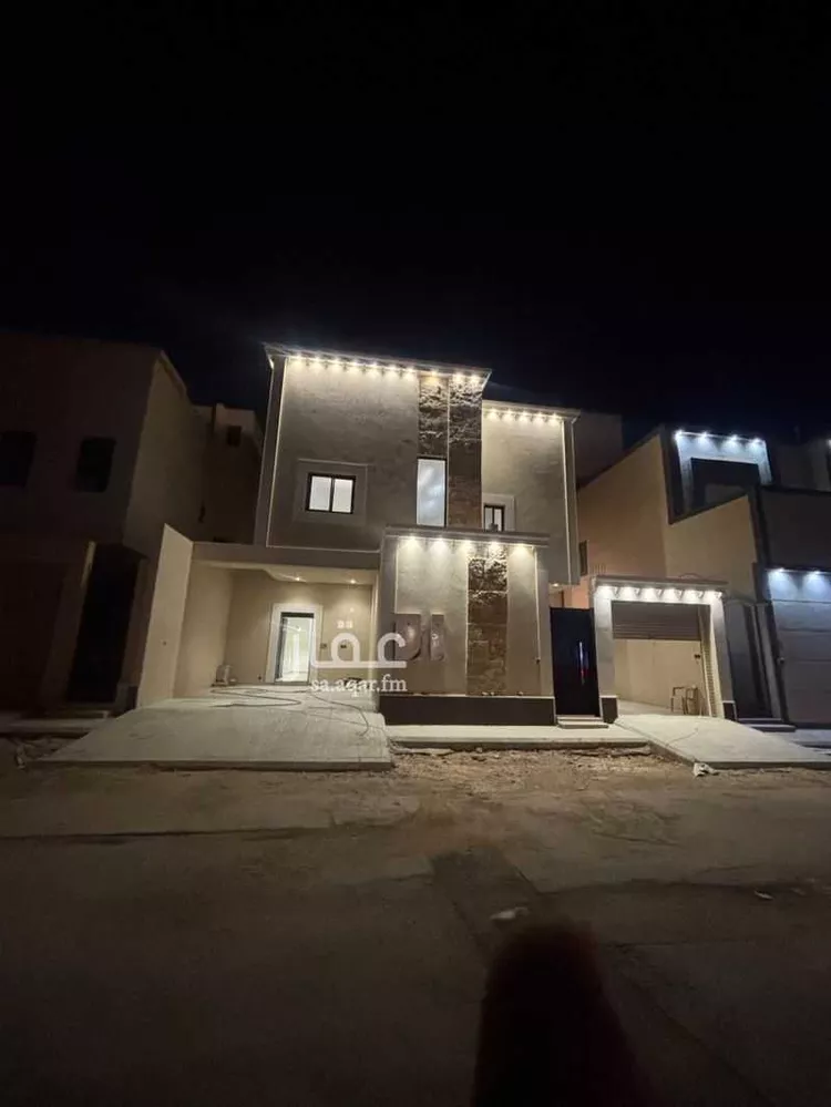 Floor for Sale in Riyadh Al Janadriyah