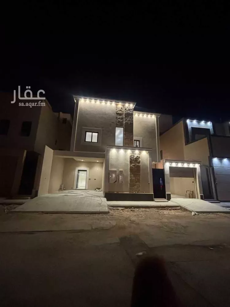 Floor for Sale in Riyadh Al Janadriyah