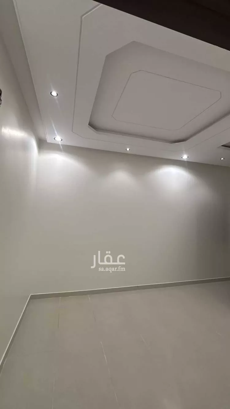 دور للبيع في شارع الشرق, حي الجنادرية, مدينة الرياض, منطقة الرياض صورة 4