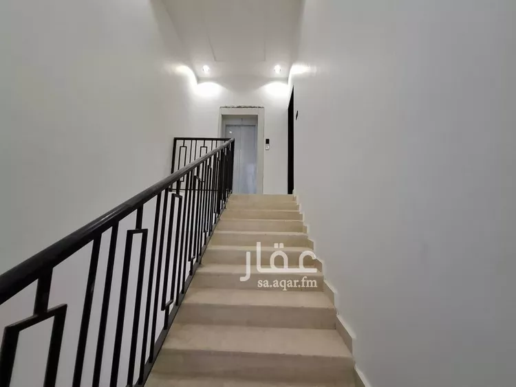 دور للبيع في شارع ديراب, حي عكاظ, مدينة الرياض, منطقة الرياض صورة 5