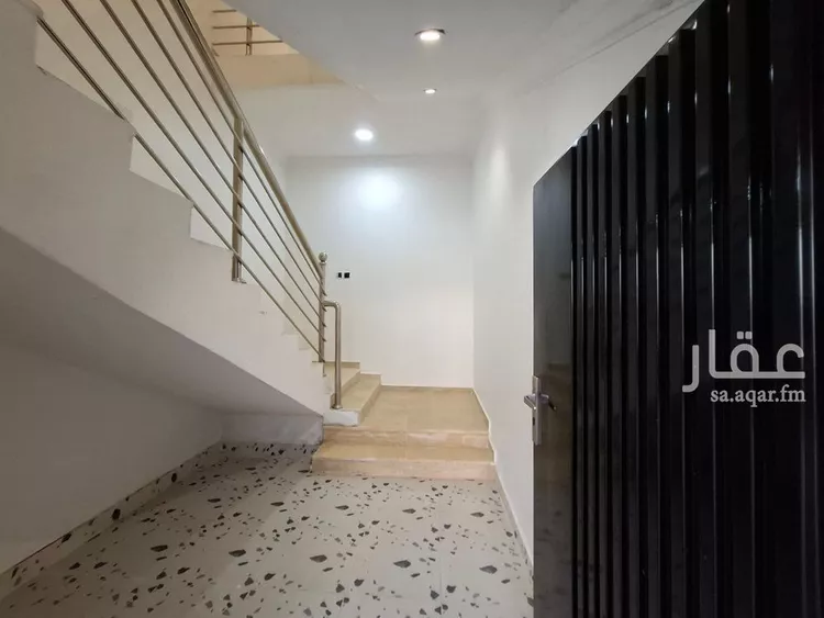دور للبيع في شارع حسين بن حمد, حي طيبة, مدينة الرياض, منطقة الرياض 17