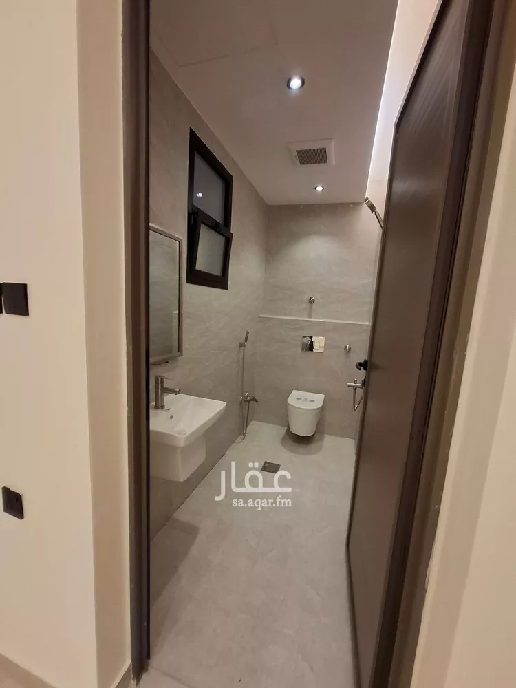 دور للبيع في شارع يوسف بن سلام, حي بدر, مدينة الرياض, منطقة الرياض 18