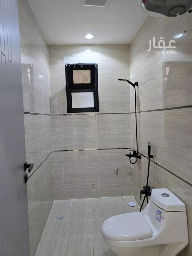 فيلا للبيع في شارع الامام مسلم, حي بدر, مدينة الرياض, منطقة الرياض 11