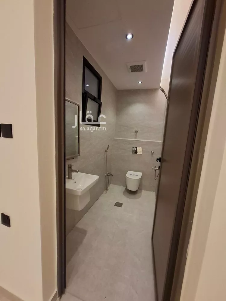 Floor for Sale in Riyadh Badr 14