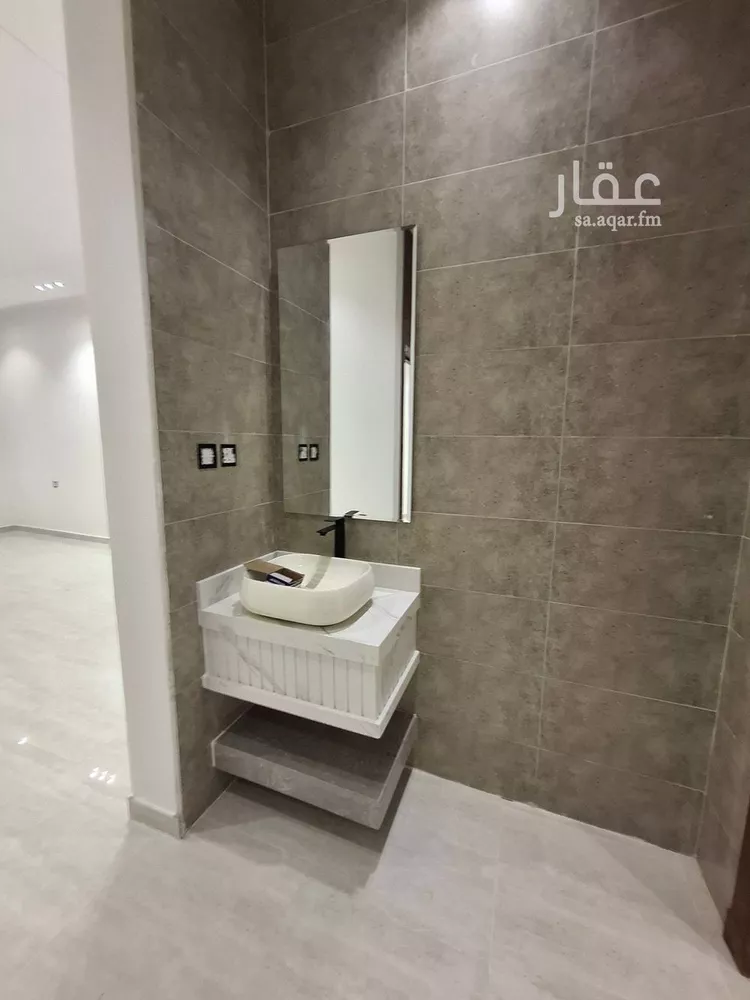 Floor for Sale in Riyadh Al Hazm 9