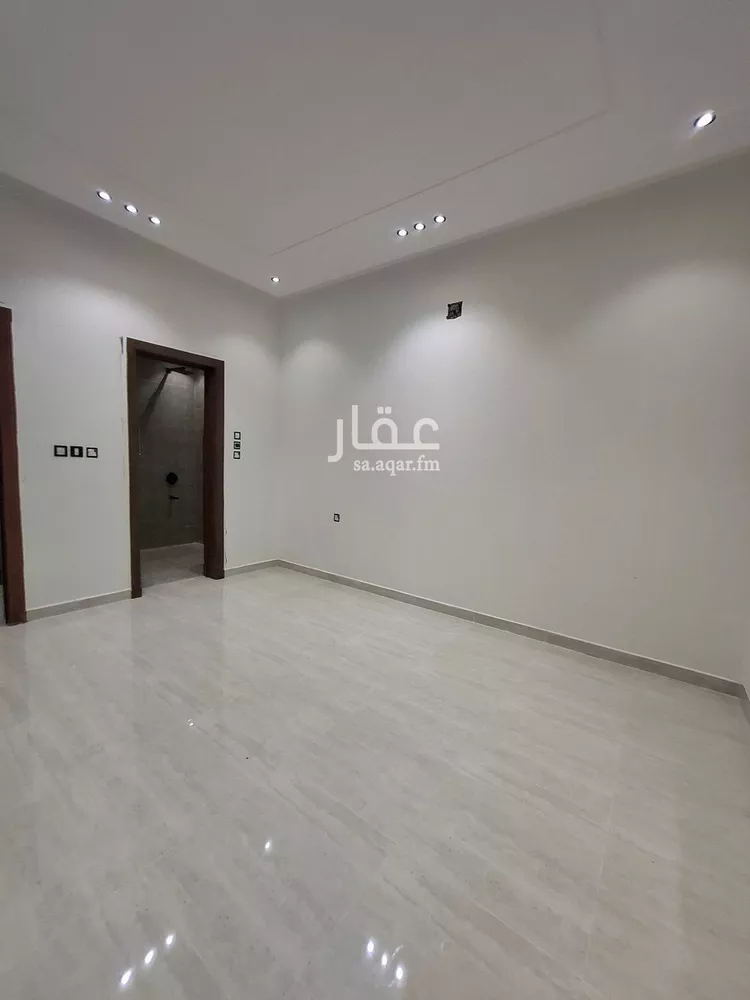 Floor for Sale in Riyadh Al Hazm 16